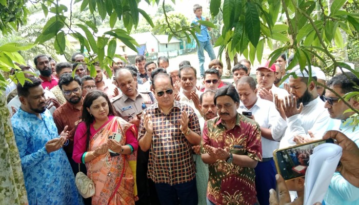 কেন্দুয়ায় দিগদাইর খন্দকার বাড়ি সড়কের উদ্বোধন করলেন এমপি হিলালী