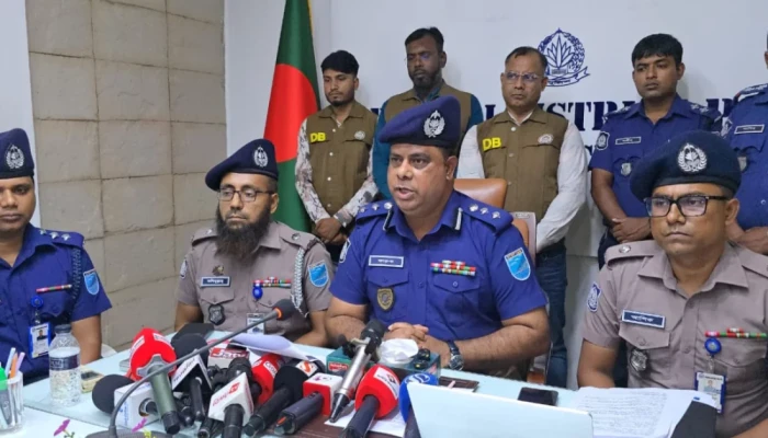নরসিংদীতে পুলিশের অ'ভি'যা'ন, বিপুল পরিমাণ মা'দ'ক'দ্র'ব্য-অ'স্ত্র'স'হ গ্রে'প্তা'র ২৩৭