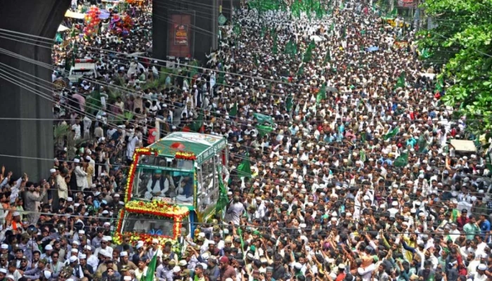 জশনে জুলুসে লাখো মানুষের সমাগম, উৎসবমুখর চট্টগ্রাম