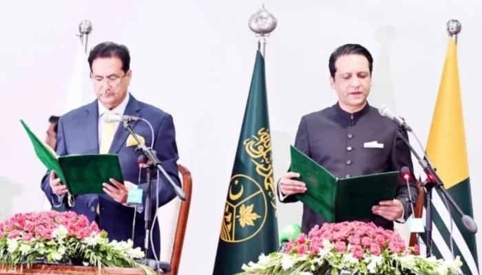 আজাদ কাশ্মীরের নতুন প্রধানমন্ত্রী ইফতিখার গিলানি