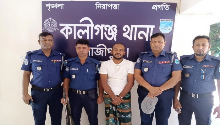 ১৫ দিন আগেই বাবার ঘরে ফিরেছিলেন শাহানারা, এরপর কু'ড়ালের কো'পে প্রা'ণ গেল মজিদ মোড়লের