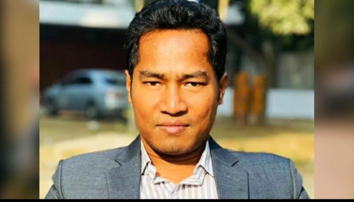 বিতর্কিত পরিচয় উম্মাচনের পর চিলমারী বন্দরের পোর্ট কর্মকর্তা ৫ দিন ধরে কর্মস্থলে অনুপস্থিত