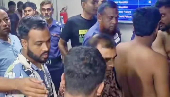 বগুড়ার শজিমেকে স্বজন-ইন্টার্ন চিকিৎসকদের মা'রা'মারি, আ'হ'ত' ১২