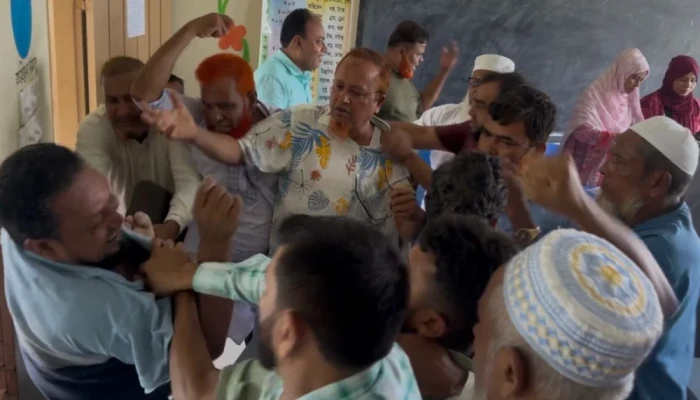 বিএনপি নেতার বি'রু'দ্ধে স্বেচ্ছাসেবক দলের নেতাকে মার''ধ'রের অ'ভি'যো'গ