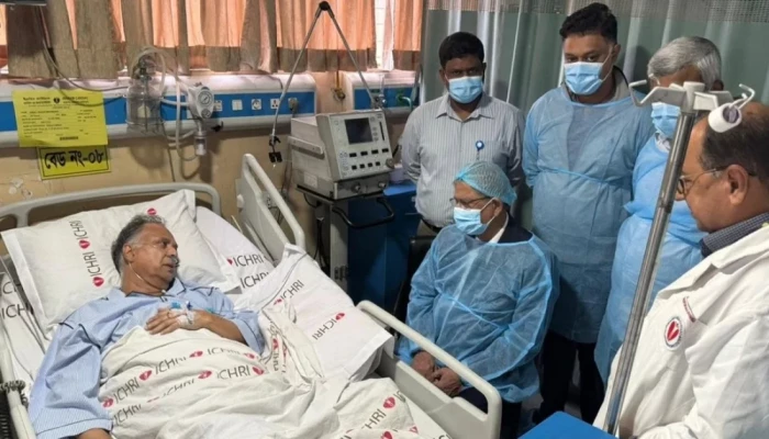 অসুস্থ জ্বালানিমন্ত্রী টুকুকে দেখতে হাসপাতালে রাষ্ট্রপতি