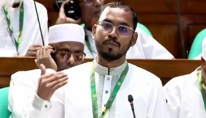 সরকার কি মত প্রকাশের স্বাধীনতাকে ‘গলা চি'পে ধরছে’