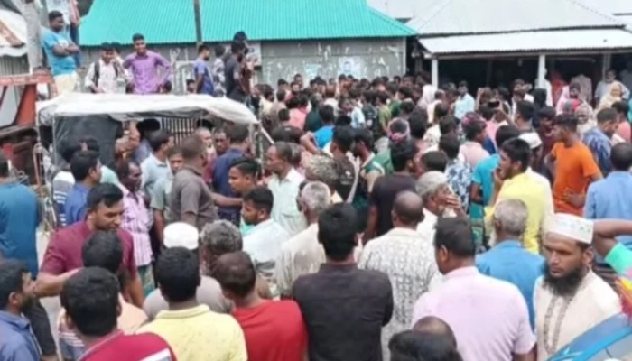কুড়িগ্রামে সারের জন্য কৃষকদের সড়ক অ'বরোধের চে'ষ্টা