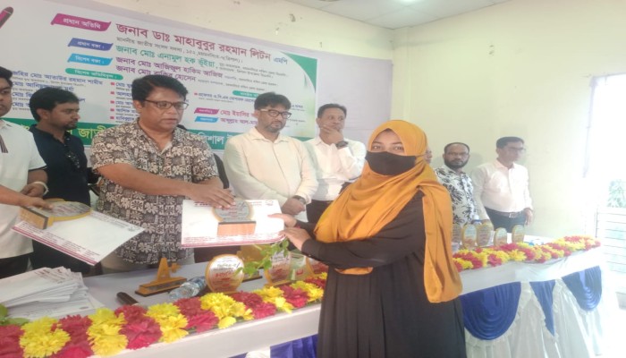 ত্রিশালে ছাত্রদলের উদ্যোগে কৃতি শিক্ষার্থীদের সংবর্ধনা
