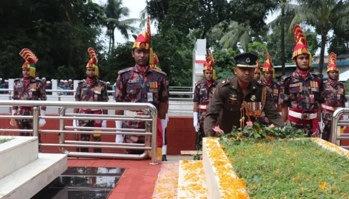 বীরশ্রেষ্ঠ নূর মোহাম্মদ শেখের শাহাদত বার্ষিকীতে বিজিবির শ্রদ্ধা