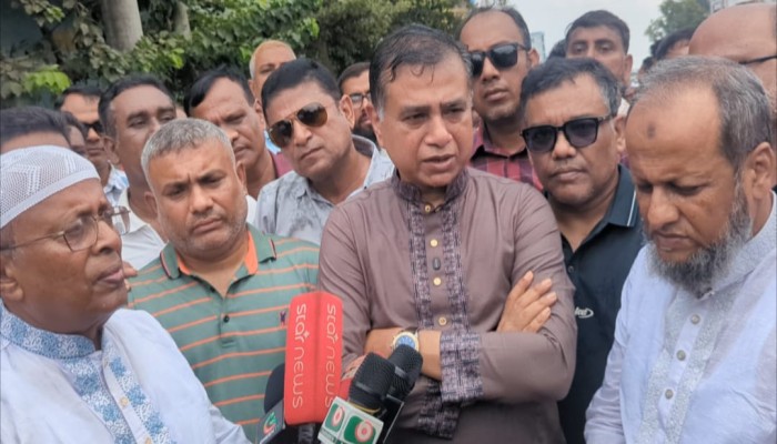 খালপাড়ে উ'চ্ছেদ অ'ভিযান, অ'বৈধ দখল ছাড়ার নির্দেশ এমপি শ্যামলের