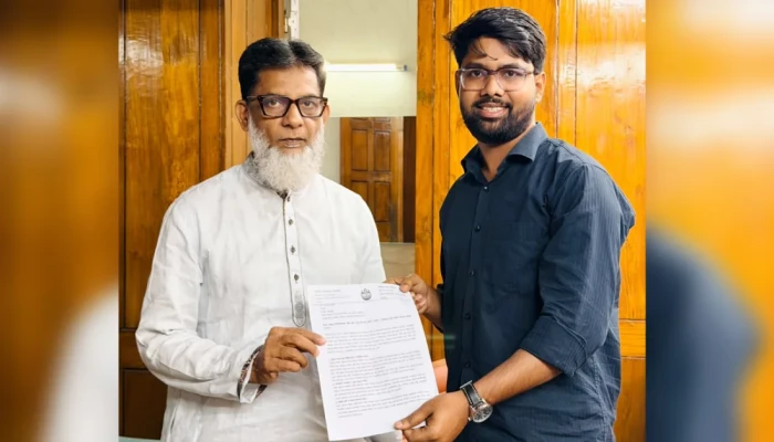 শাটল ট্রেন সংস্কারের দাবিতে রেল প্রতিমন্ত্রীকে চাকসুর স্মারকলিপি